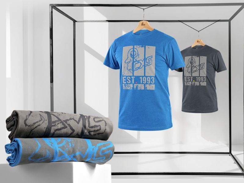 szara i niebieska koszulka robocza cxs na wystawie